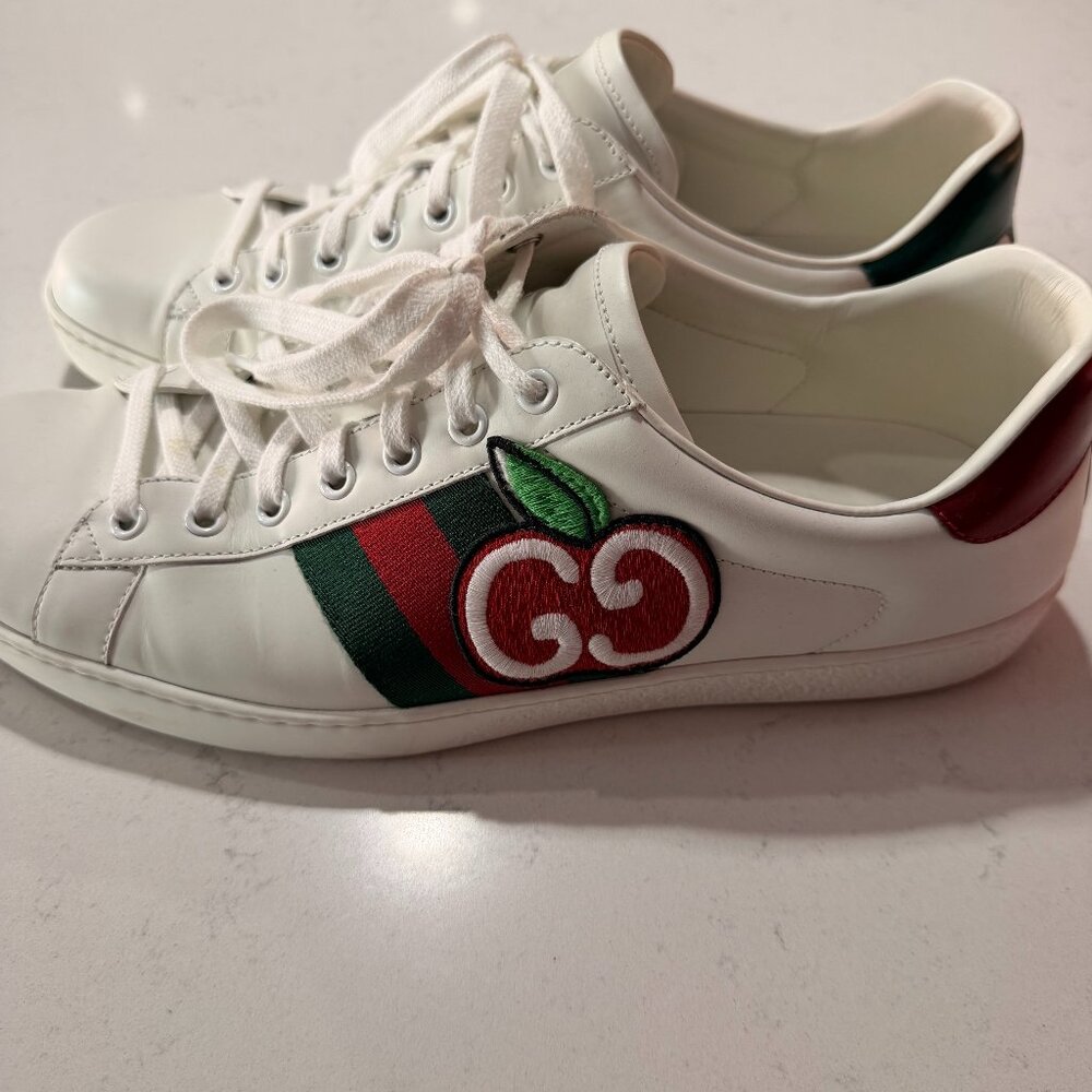 Gucci Ace GG Apple